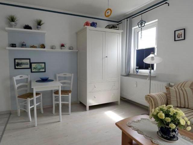 Studio 5 Im Eg Haus Stranddistel, Wunderschones Studio Fur 2 Personen In Zingst Exterior photo